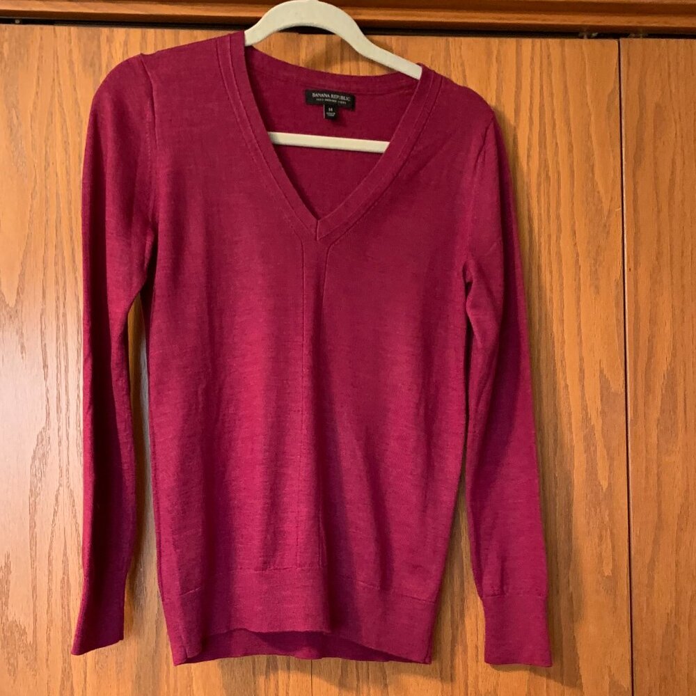 Banana Republic 100% Wool V-Neck Sweater
